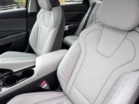 New 2026 Hyundai Elantra Limited image 24