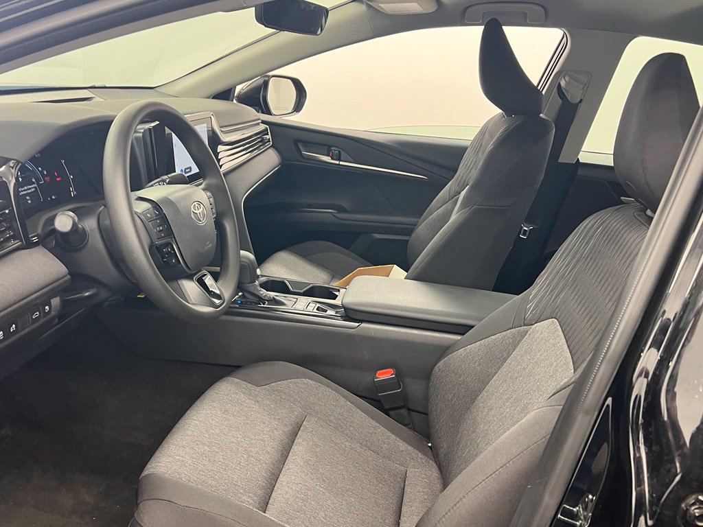 Used 2026 Toyota Camry LE w/ Convenience Package FWD image 8