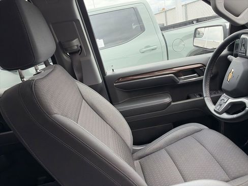 Used 2023 Chevrolet Silverado 1500 LT AWD/4WD image 11