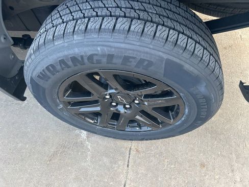 Used 2024 Chevrolet Silverado 1500 Custom w/ Turbomax Blackout Package image 15