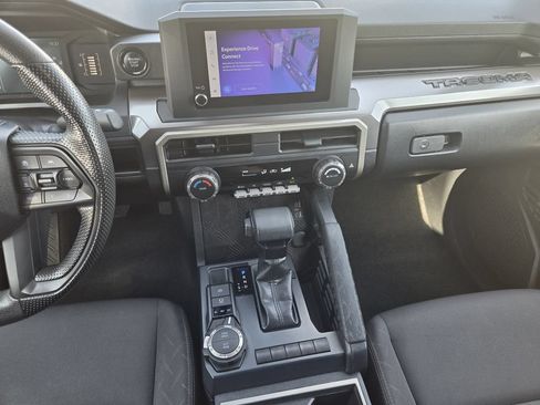 Used 2024 Toyota Tacoma SR5 AWD/4WD image 16