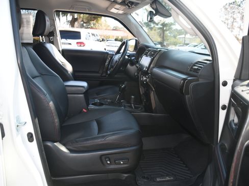 Certified 2022 Toyota 4Runner TRD Off-Road Premium image 20