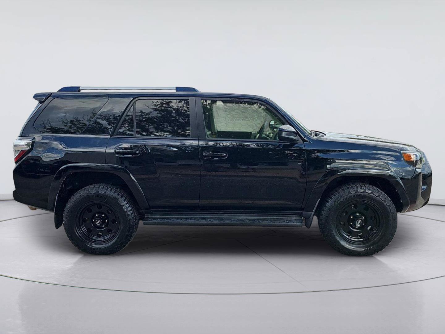Used 2019 Toyota 4Runner SR5 AWD/4WD image 6