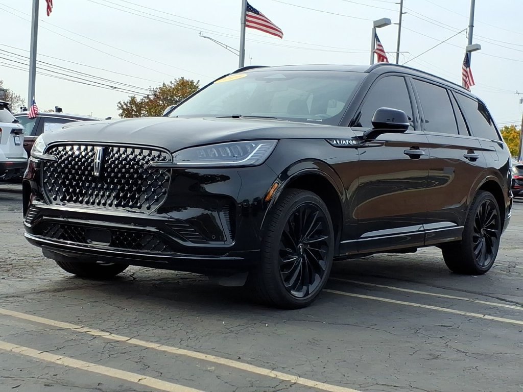 Used 2025 Lincoln Aviator Reserve w/ Jet Appearance Package AWD/4WD image 3