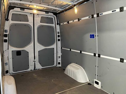 Used 2025 Mercedes-Benz Sprinter 2500 image 13