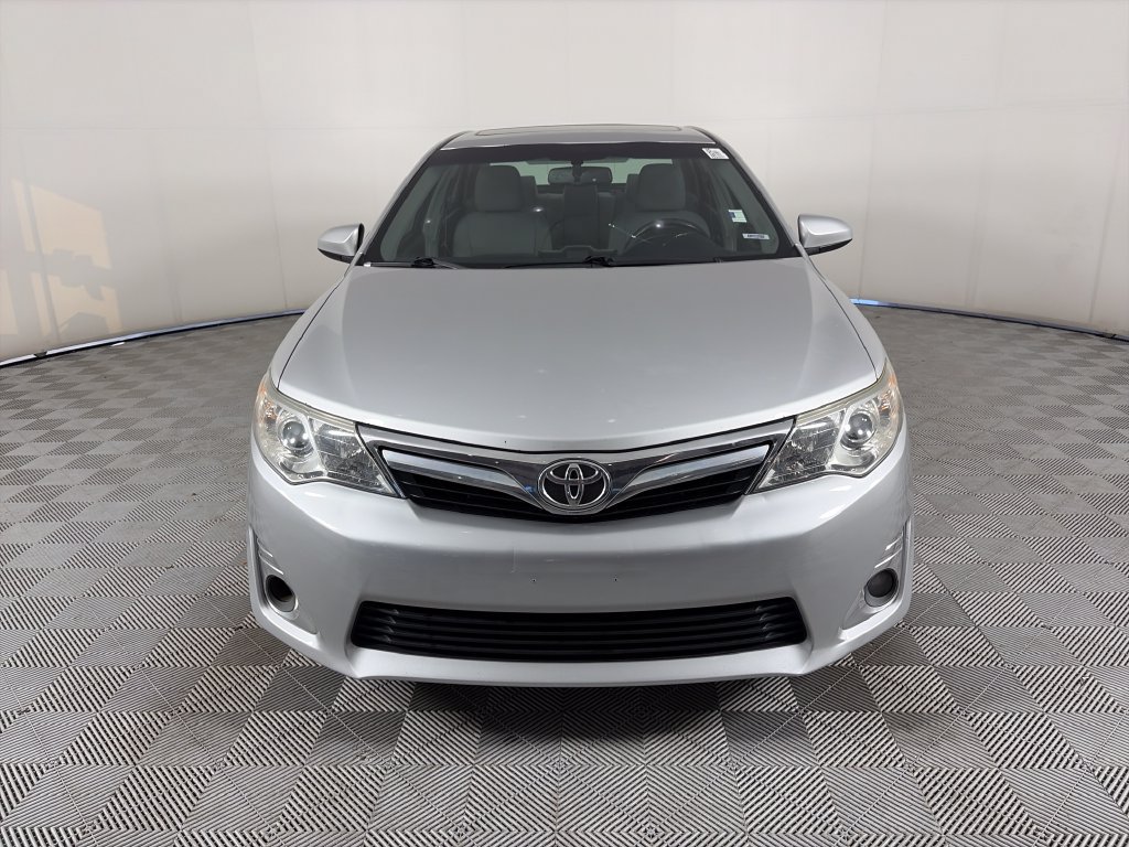 Used 2013 Toyota Camry XLE w/ Convenience Pkg FWD image 2