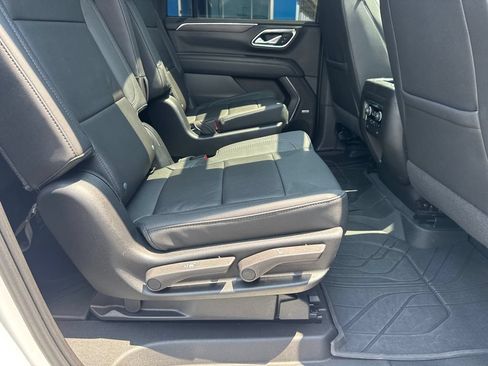 Used 2023 Chevrolet Suburban Z71 w/ Z71 Off-Road Package AWD/4WD image 16