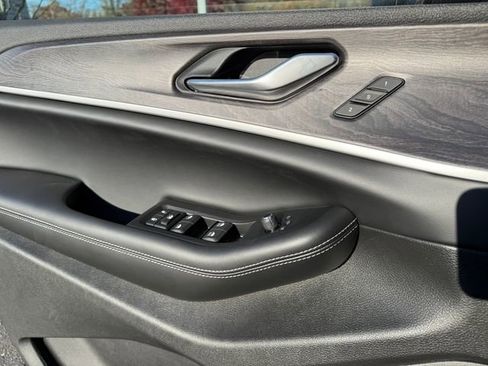 New 2025 Jeep Grand Cherokee Limited image 32