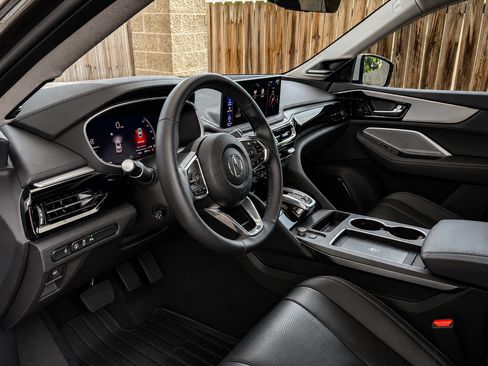 Used 2026 Acura MDX FWD w/ Technology Package image 2