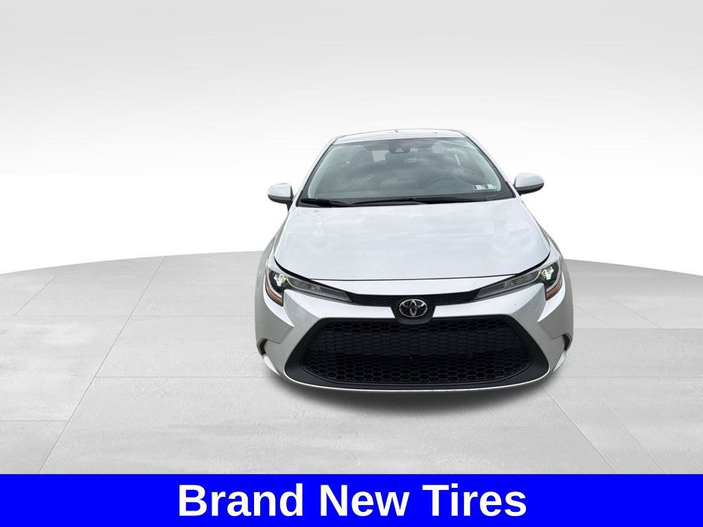 Used 2020 Toyota Corolla LE FWD image 4