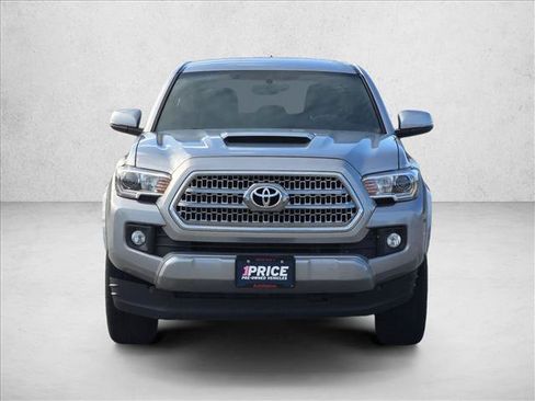 Used 2016 Toyota Tacoma TRD Sport w/ Towing Package RWD image 2