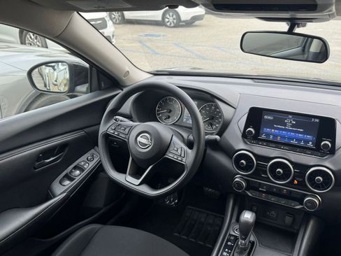 Used 2025 Nissan Sentra S image 33