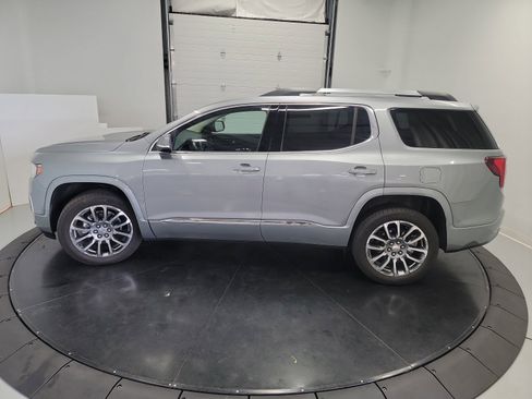 Used 2023 GMC Acadia Denali image 4