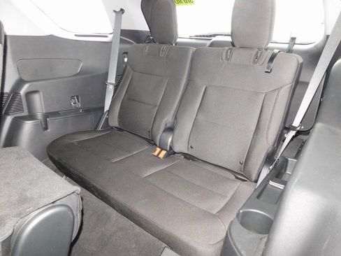 Used 2023 Ford Explorer XLT image 34