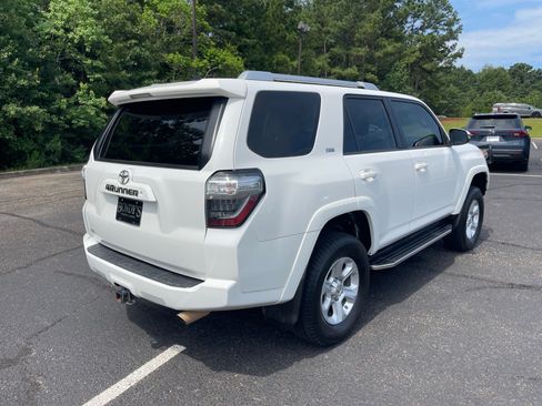 Used 2018 Toyota 4Runner SR5 Premium AWD/4WD image 17