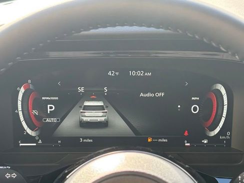 New 2025 Nissan Pathfinder Platinum w/ Black Appearance Package image 31