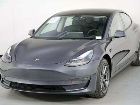 Used 2023 Tesla Model 3 Standard Range image 49