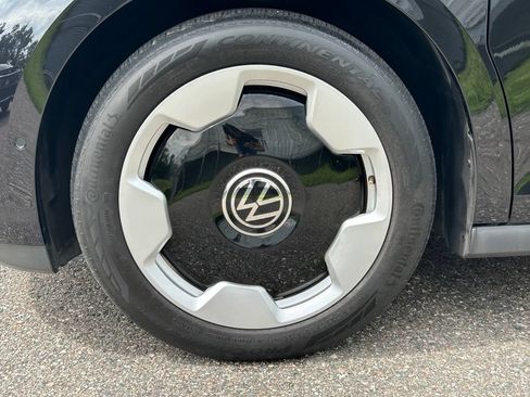 Used 2025 Volkswagen ID. Buzz Pro S RWD image 34