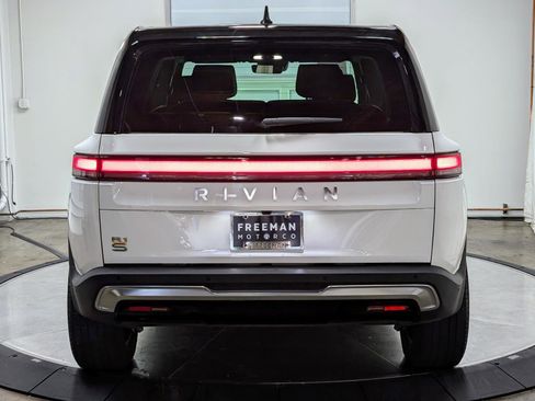 Used 2024 Rivian R1S Adventure AWD/4WD image 8