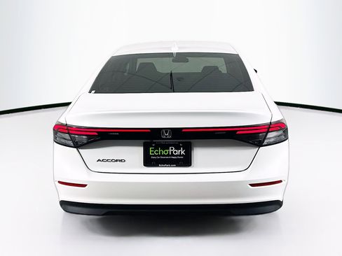 Used 2023 Honda Accord EX image 7