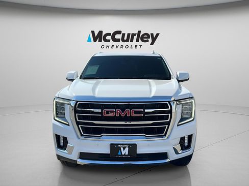 Used 2022 GMC Yukon XL SLT w/ SLT Premium Package AWD/4WD image 2