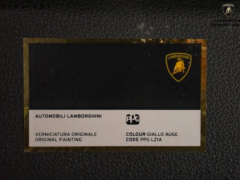 Used 2022 Lamborghini Urus image 34