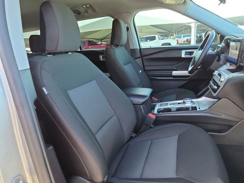 Used 2023 Ford Explorer XLT RWD image 18