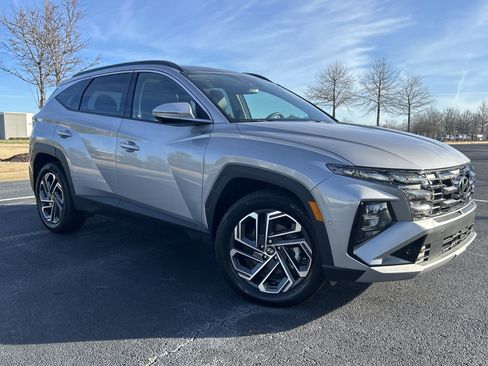 Used 2025 Hyundai Tucson Limited image 2