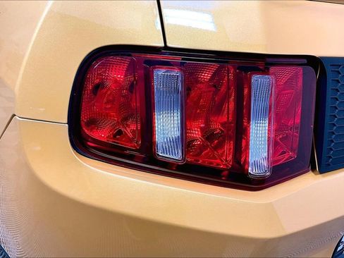 Used 2011 Ford Mustang GT Premium w/ Security Pkg image 28