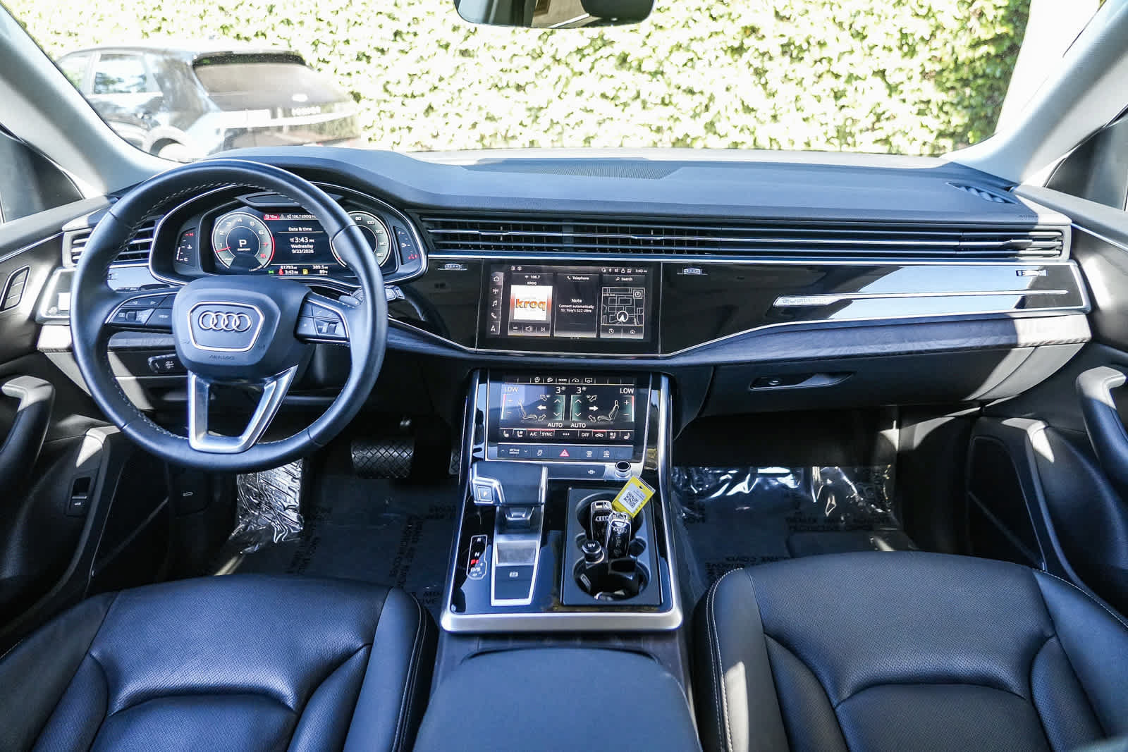 Used 2022 Audi Q8 Premium Plus AWD/4WD image 12