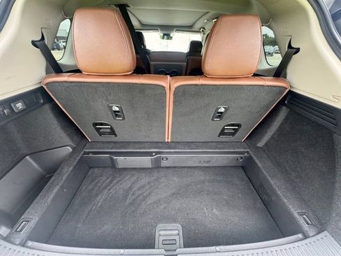 Used 2024 Acura MDX SH-AWD w/ Technology Package image 31