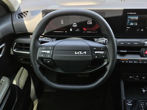 Used 2025 Kia K4 FWD image 23