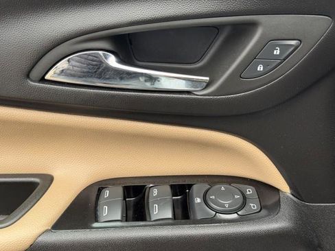 Used 2024 Chevrolet Equinox Premier image 20