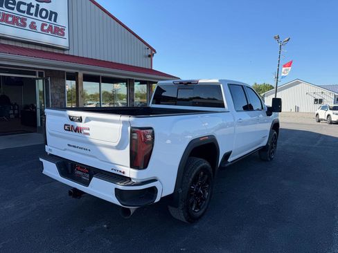Used 2024 GMC Sierra 2500 AT4 w/ AT4 Premium Plus Package AWD/4WD image 4