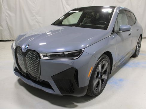 Used 2022 BMW iX xDrive50 w/ Premium Package image 1