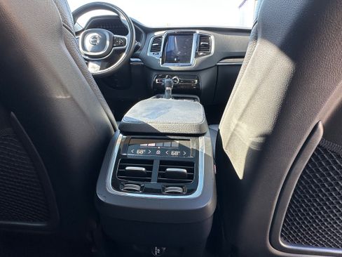 Used 2018 Volvo XC90 T5 Momentum w/ Convenience Package image 14