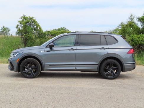 Used 2024 Volkswagen Tiguan SE R-Line AWD/4WD image 7