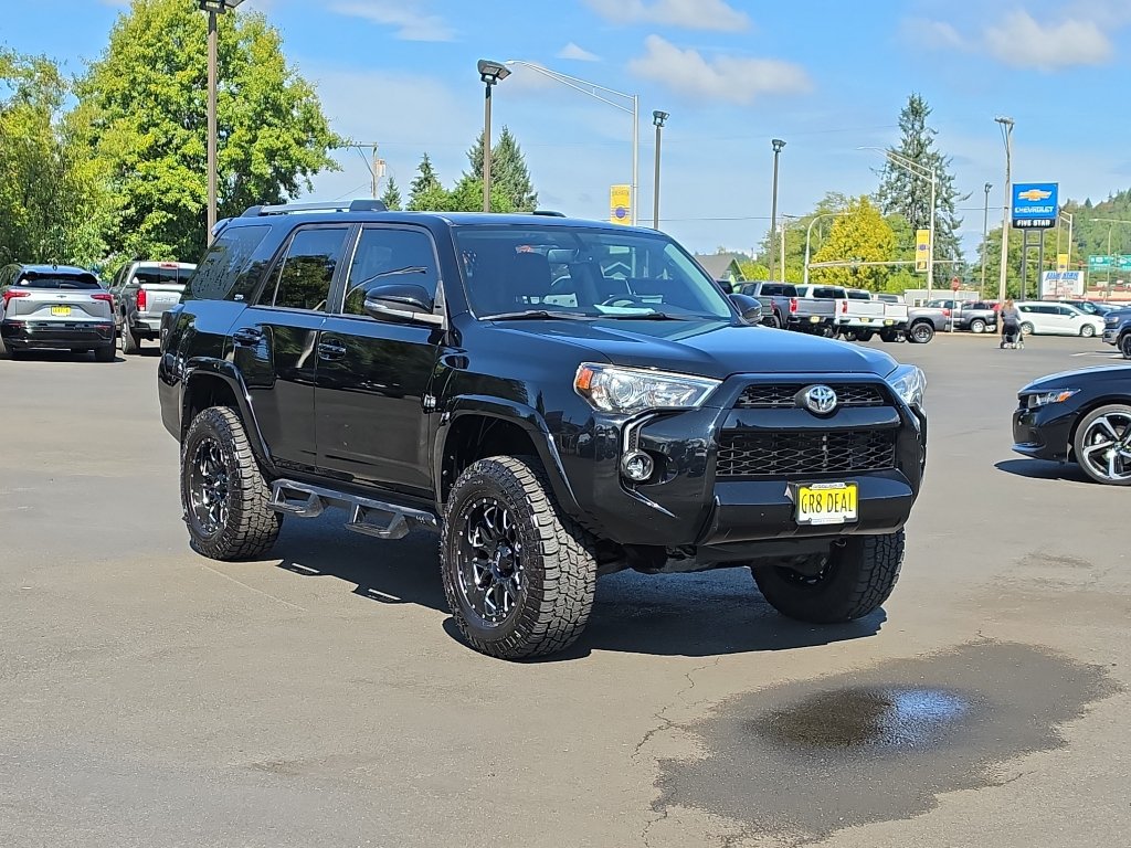 Used 2019 Toyota 4Runner SR5 Premium AWD/4WD image 2