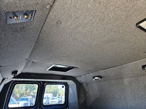 Used 2001 Ford E-350 and Econoline 350 Extended Super Duty image 28