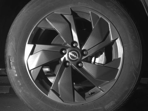 Used 2025 Nissan Rogue SV AWD/4WD image 13