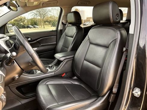 Used 2021 GMC Acadia SLT w/ Elevation Edition image 26