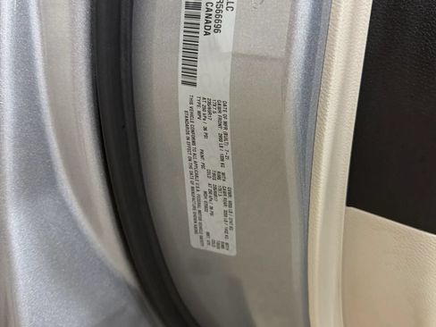Used 2021 Chrysler Voyager L FWD image 54
