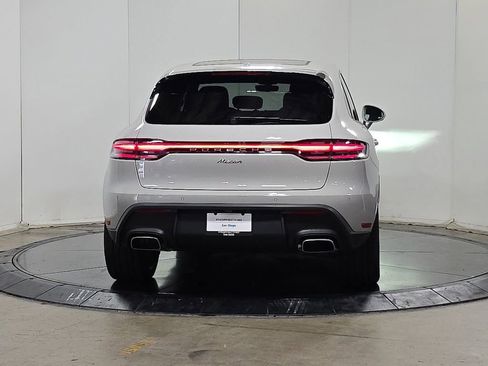 Used 2025 Porsche Macan image 8