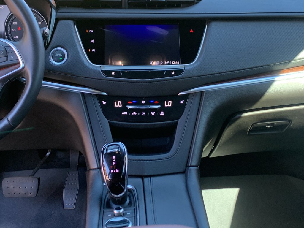 Used 2024 Cadillac XT5 Premium Luxury w/ Technology Package FWD image 18