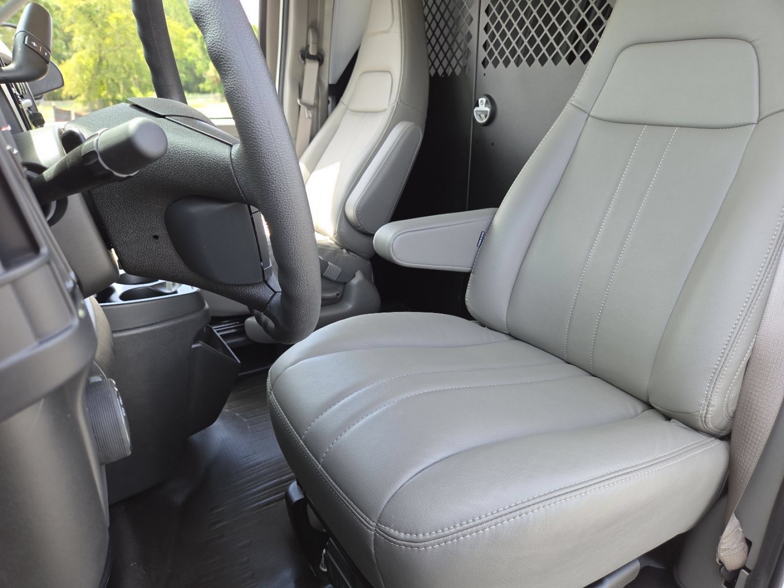 New 2026 GMC Savana 2500 Extended w/ Driver Convenience Package RWD image 21