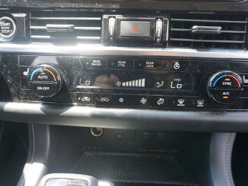 Used 2024 Nissan Pathfinder SL w/ SL Premium Package FWD image 12