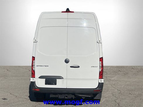 Used 2025 Mercedes-Benz Sprinter 2500 image 24
