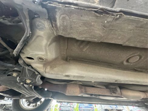 Used 2013 Toyota Venza LE FWD image 30