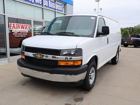 New 2026 Chevrolet Express 2500 w/ Enhanced Convenience Package RWD image 6