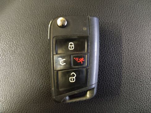 Used 2020 Volkswagen Jetta S image 32